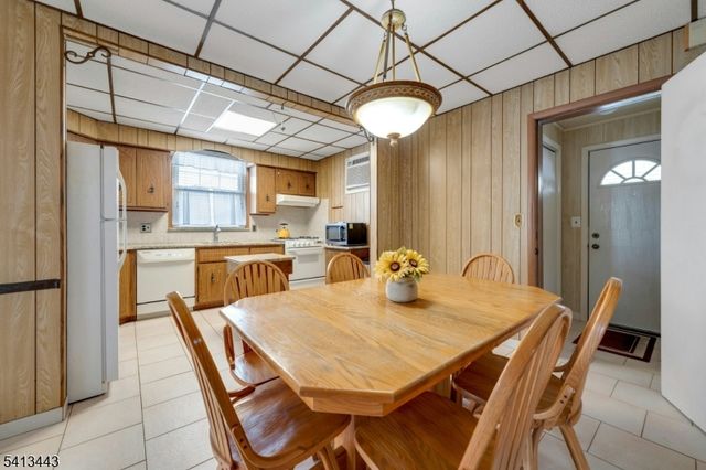 712 Meyer Ave, Lyndhurst Twp., NJ 07071