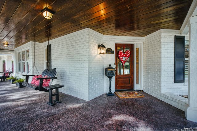 701 Wiltshire, Terrell Hills, TX 78209