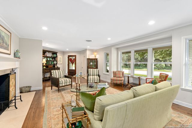 701 Wiltshire, Terrell Hills, TX 78209