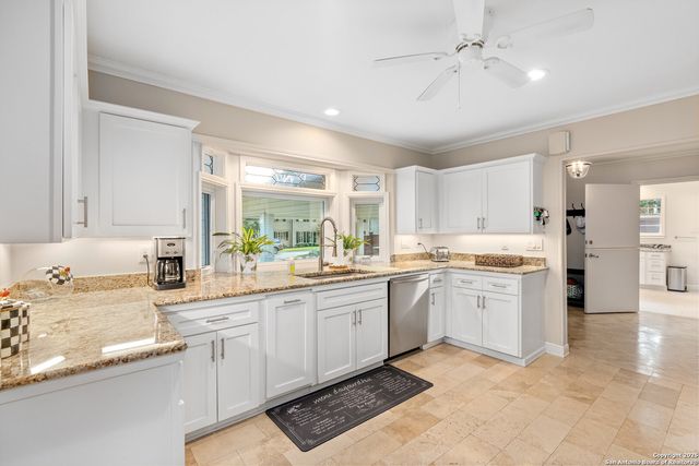 701 Wiltshire, Terrell Hills, TX 78209
