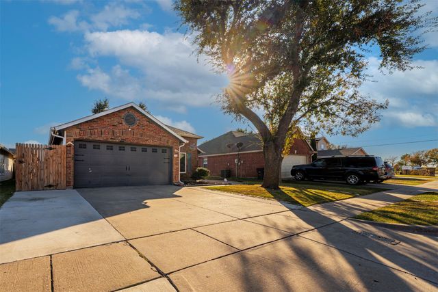 10137 Chapel Ridge Drive, Fort Worth, TX 76116
