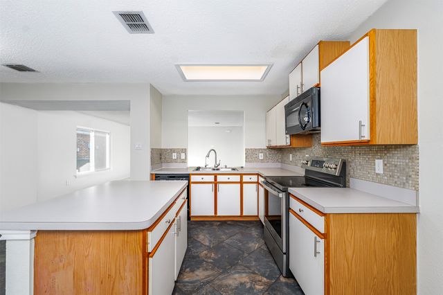 10137 Chapel Ridge Drive, Fort Worth, TX 76116