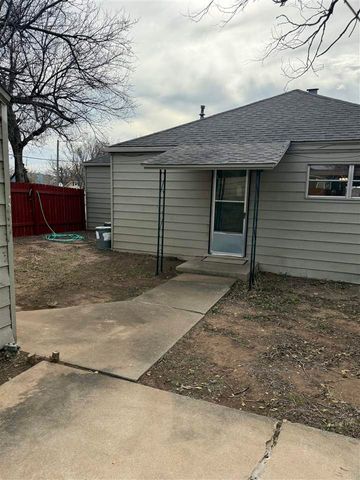 1701 NW Dearborn, Lawton, OK 73542