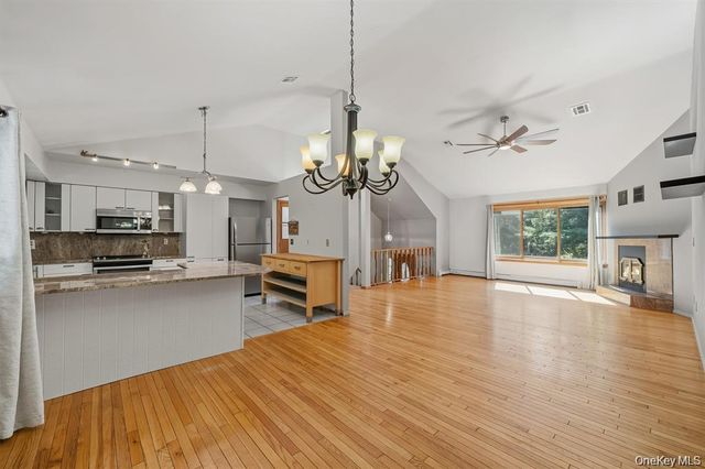 383 Route 32, Woodbury, NY 10917