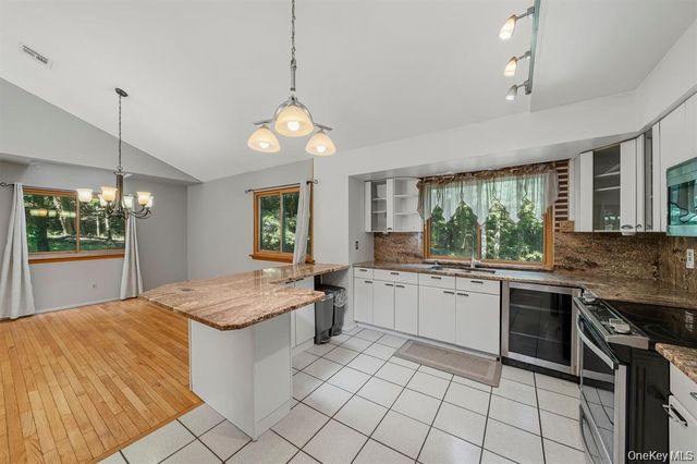 383 Route 32, Woodbury, NY 10917