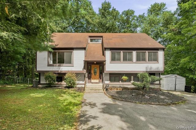 383 Route 32, Woodbury, NY 10917