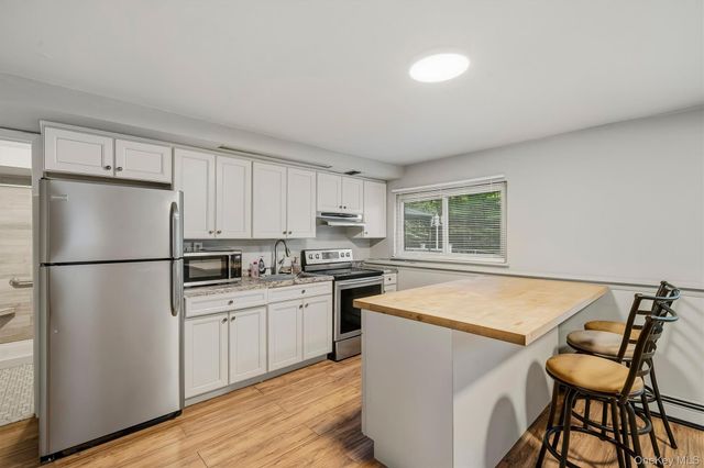 383 Route 32, Woodbury, NY 10917