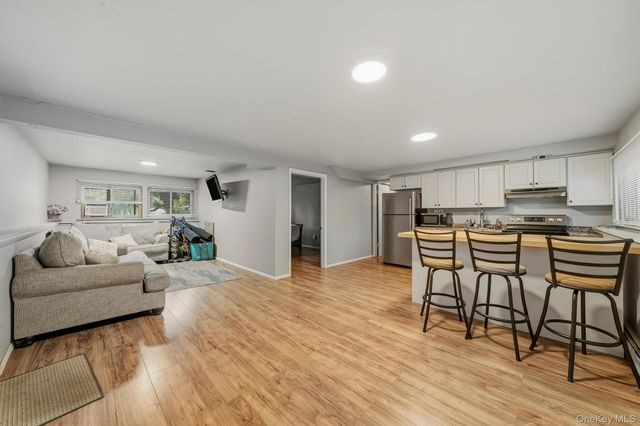 383 Route 32, Woodbury, NY 10917