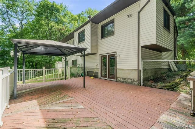 383 Route 32, Woodbury, NY 10917
