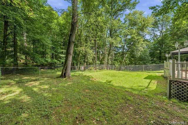 383 Route 32, Woodbury, NY 10917