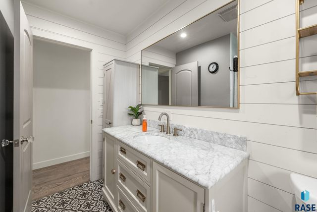 113 S 5th Ave Avenue, Brandon, SD 57005