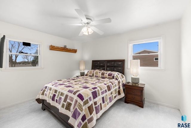 113 S 5th Ave Avenue, Brandon, SD 57005