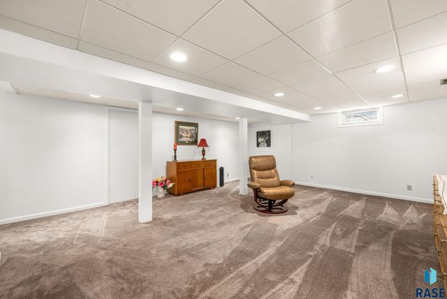 113 S 5th Ave Avenue, Brandon, SD 57005