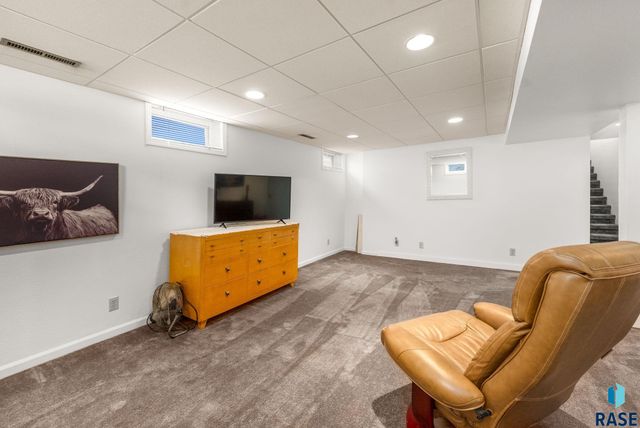 113 S 5th Ave Avenue, Brandon, SD 57005