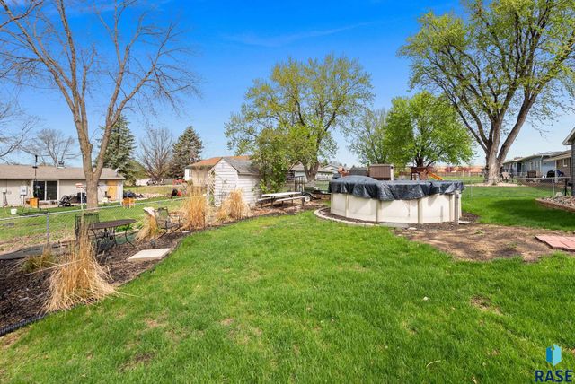 113 S 5th Ave Avenue, Brandon, SD 57005
