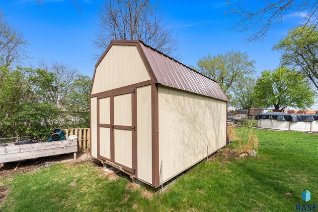 113 S 5th Ave Avenue, Brandon, SD 57005
