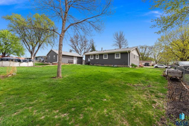 113 S 5th Ave Avenue, Brandon, SD 57005