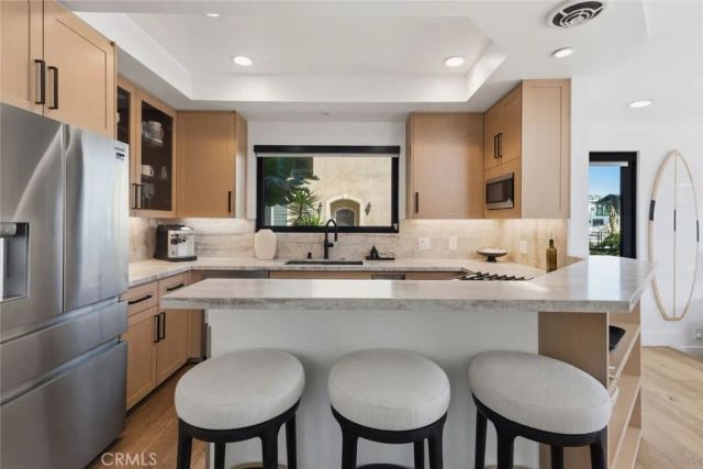 3912 River Ave, Newport Beach, CA 92663