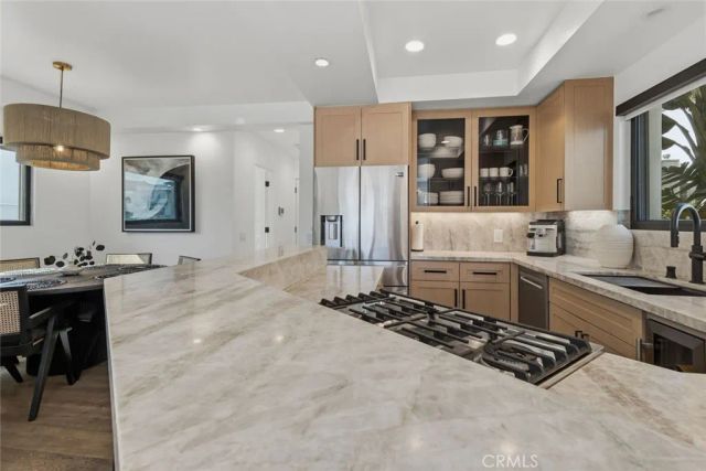 3912 River Ave, Newport Beach, CA 92663
