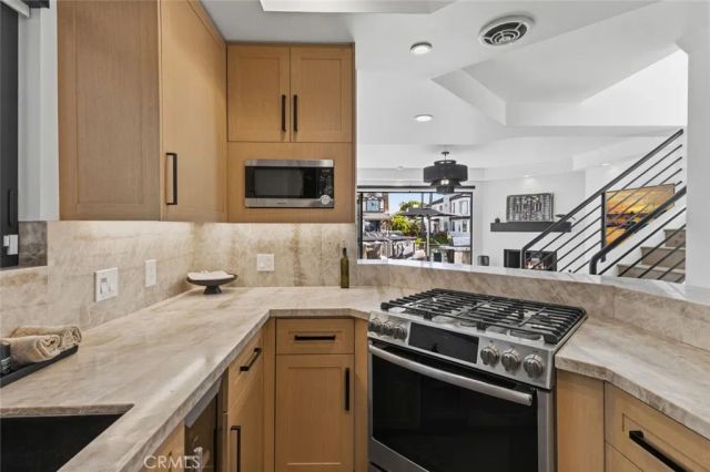 3912 River Ave, Newport Beach, CA 92663