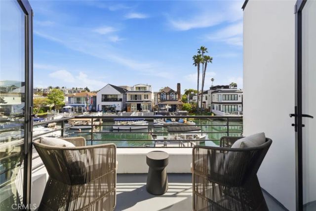 3912 River Ave, Newport Beach, CA 92663