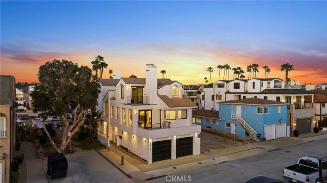 3912 River Ave, Newport Beach, CA 92663