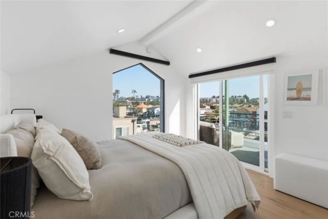 3912 River Ave, Newport Beach, CA 92663