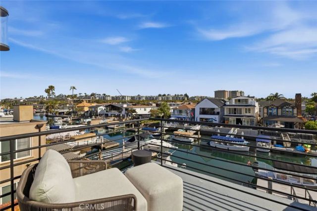 3912 River Ave, Newport Beach, CA 92663