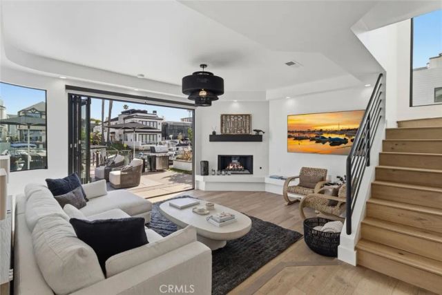 3912 River Ave, Newport Beach, CA 92663