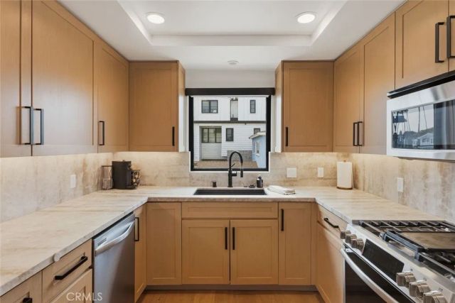 3912 River Ave, Newport Beach, CA 92663