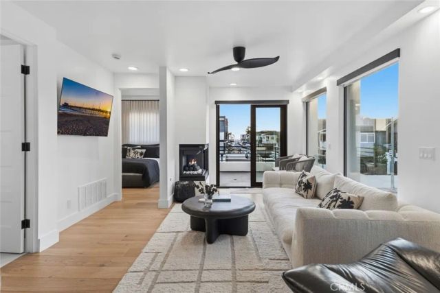 3912 River Ave, Newport Beach, CA 92663