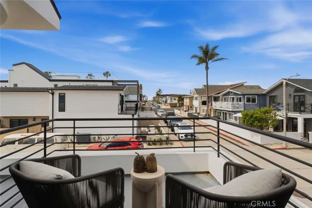 3912 River Ave, Newport Beach, CA 92663