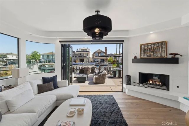 3912 River Ave, Newport Beach, CA 92663