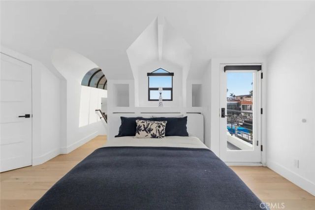 3912 River Ave, Newport Beach, CA 92663