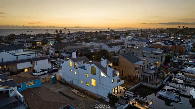 3912 River Ave, Newport Beach, CA 92663