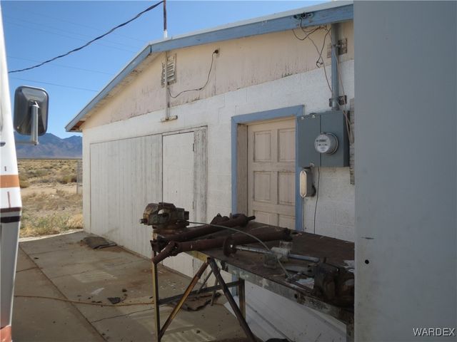 14501 Canyon Drive, Dolan Springs, AZ 86441