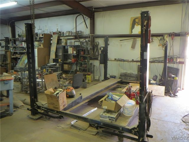 14501 Canyon Drive, Dolan Springs, AZ 86441