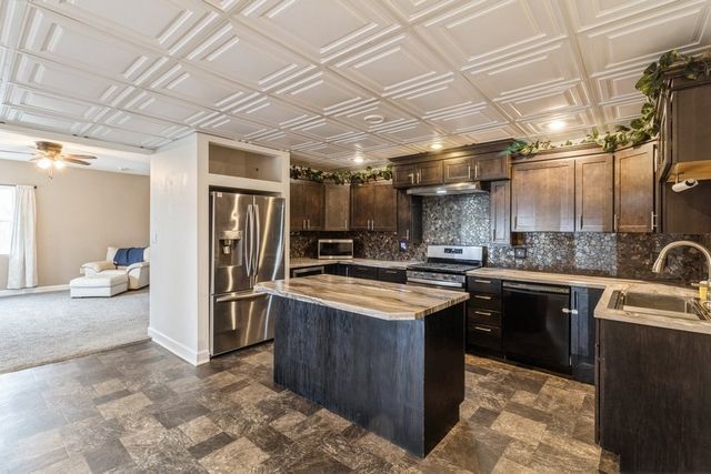 1813 Wiese Garden Road, Marshalltown, IA 50158