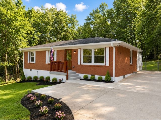 101 Travis St, Hendersonville, TN 37075