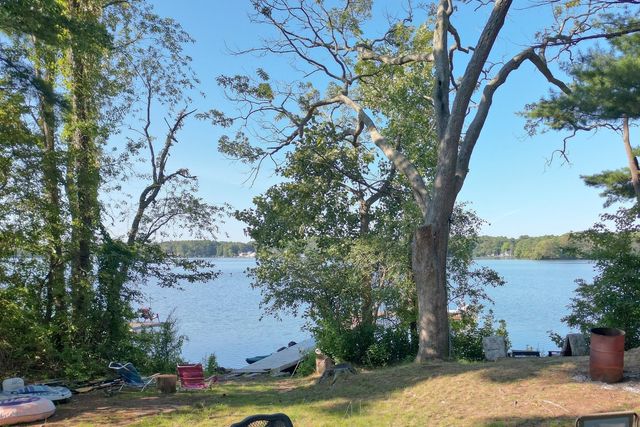 9 Overbrook, Pembroke, MA 02359
