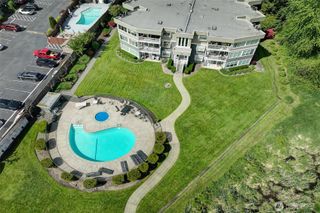 4214 W Lake Sammamish Parkway NE #202, Redmond, WA 98052