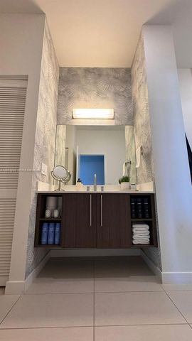 7875 NW 107th Avenue 812, Doral, FL 33178