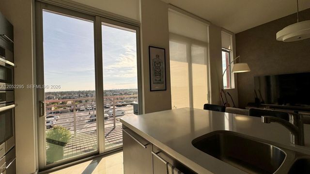 7875 NW 107th Avenue 812, Doral, FL 33178