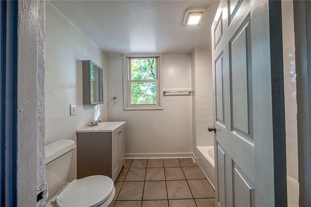 101 W Mcintyre, Perry Hilltop, PA 15214