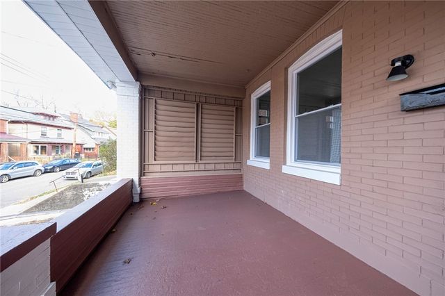101 W Mcintyre, Perry Hilltop, PA 15214