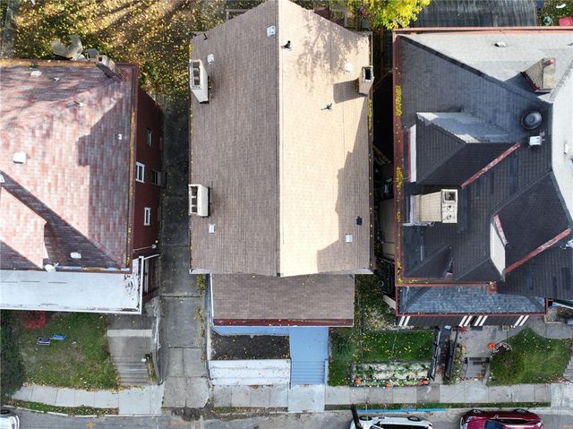 101 W Mcintyre, Perry Hilltop, PA 15214