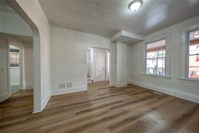 101 W Mcintyre, Perry Hilltop, PA 15214
