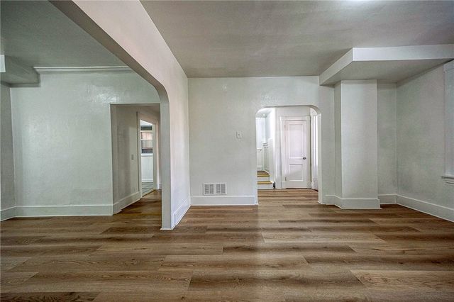 101 W Mcintyre, Perry Hilltop, PA 15214