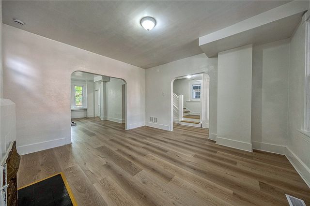 101 W Mcintyre, Perry Hilltop, PA 15214