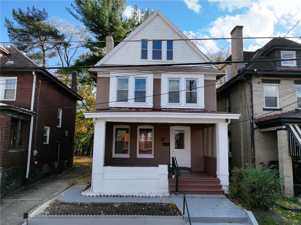 101 W Mcintyre, Perry Hilltop, PA 15214